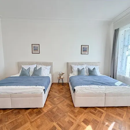 Stunning In Historical Center Apartment Prague