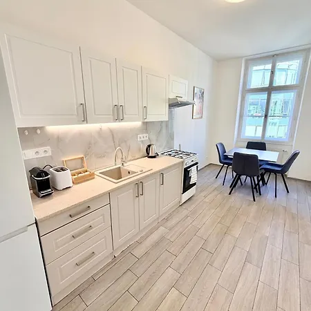 Stunning In Historical Center Apartment *