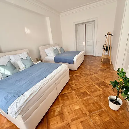 Apartment Stunning In Historical Center Prague